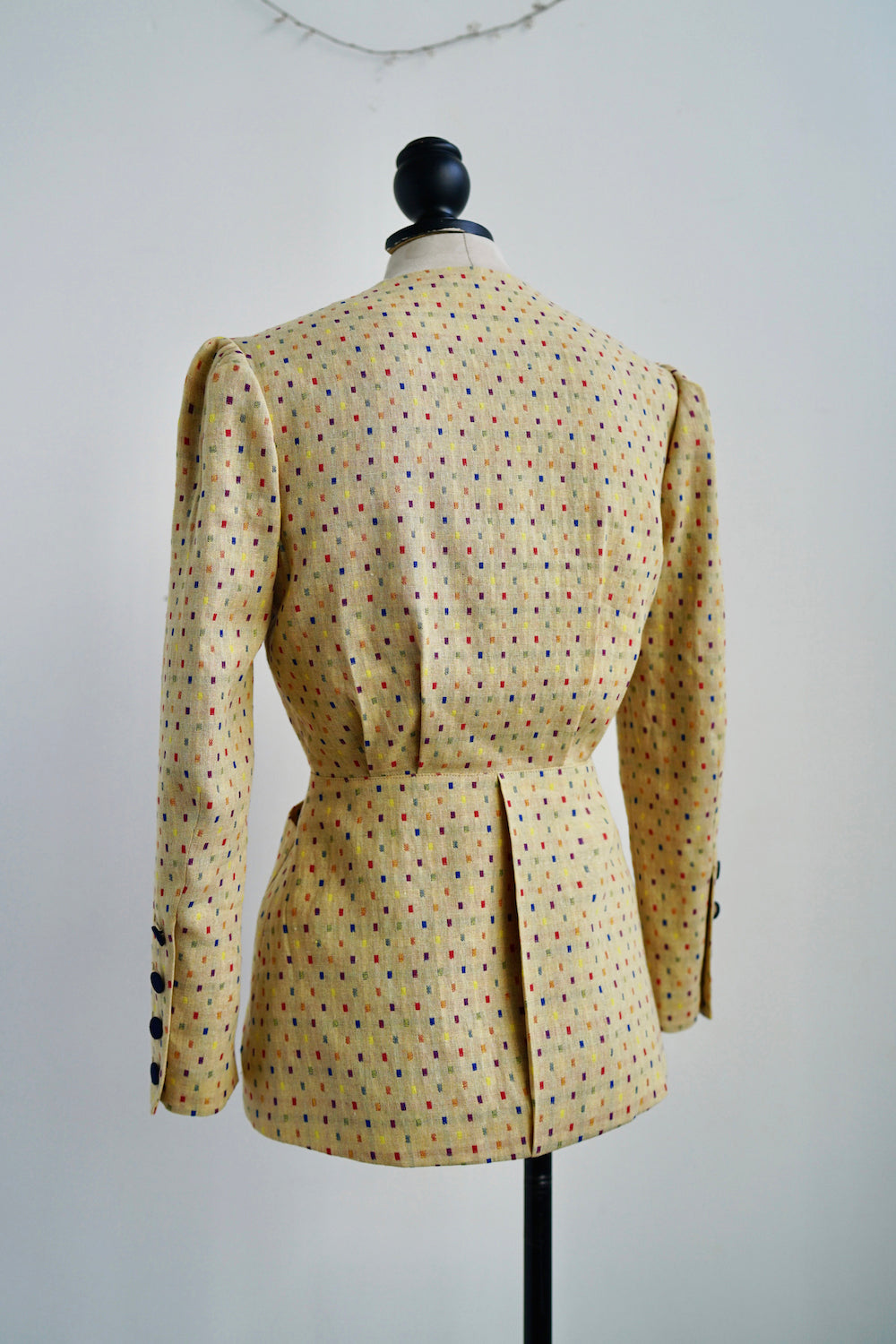 1930s|Collarless Fitted Button-Up Top( Colorful Dots )