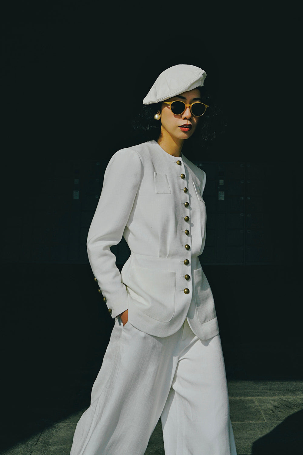 1930s|Collarless Fitted Button-Up Top( White )