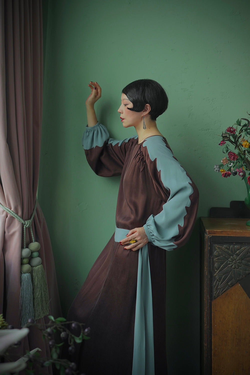 1920s|Wave-embroidered Color-block Sleeve Dress