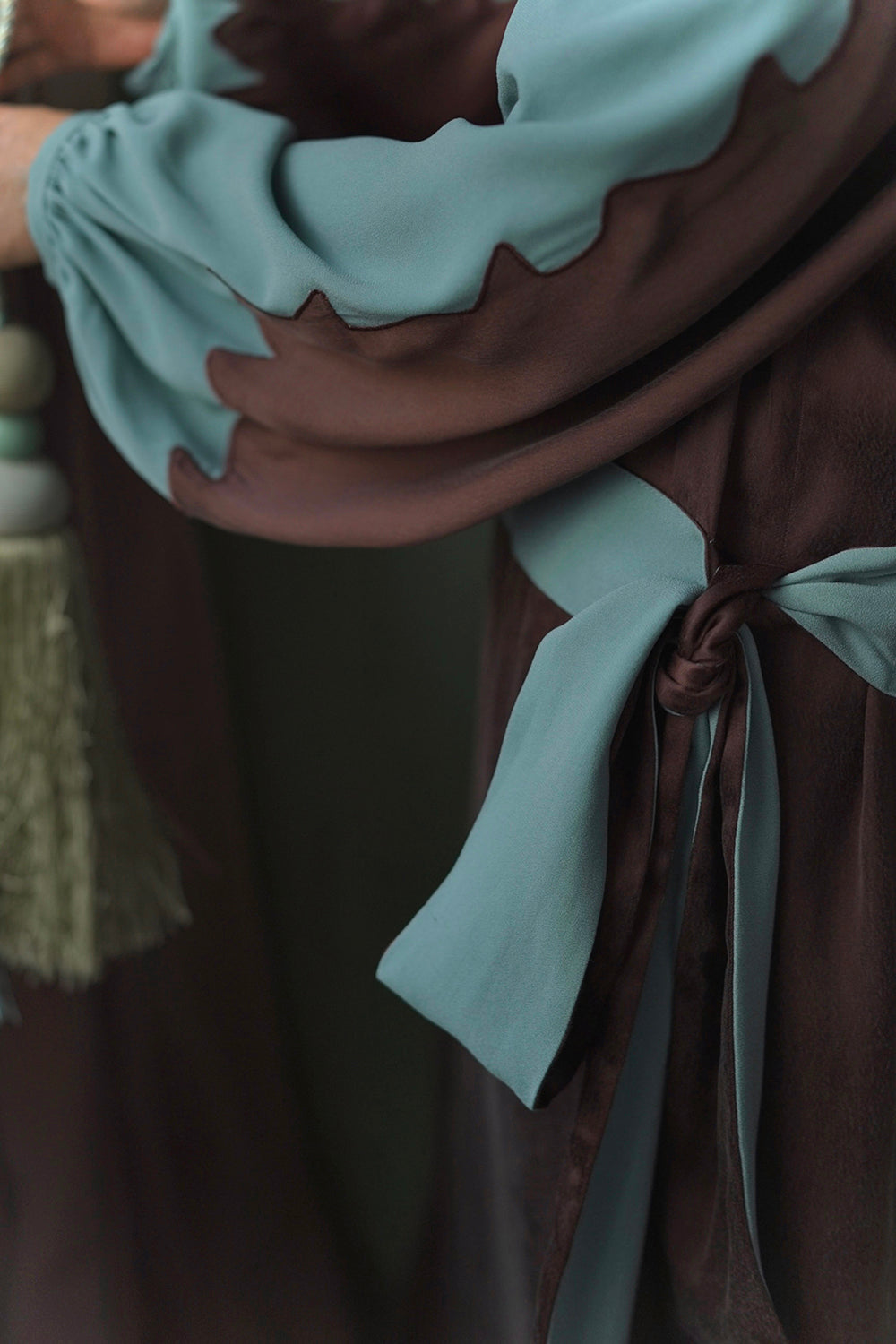 1920s|Wave-embroidered Color-block Sleeve Dress
