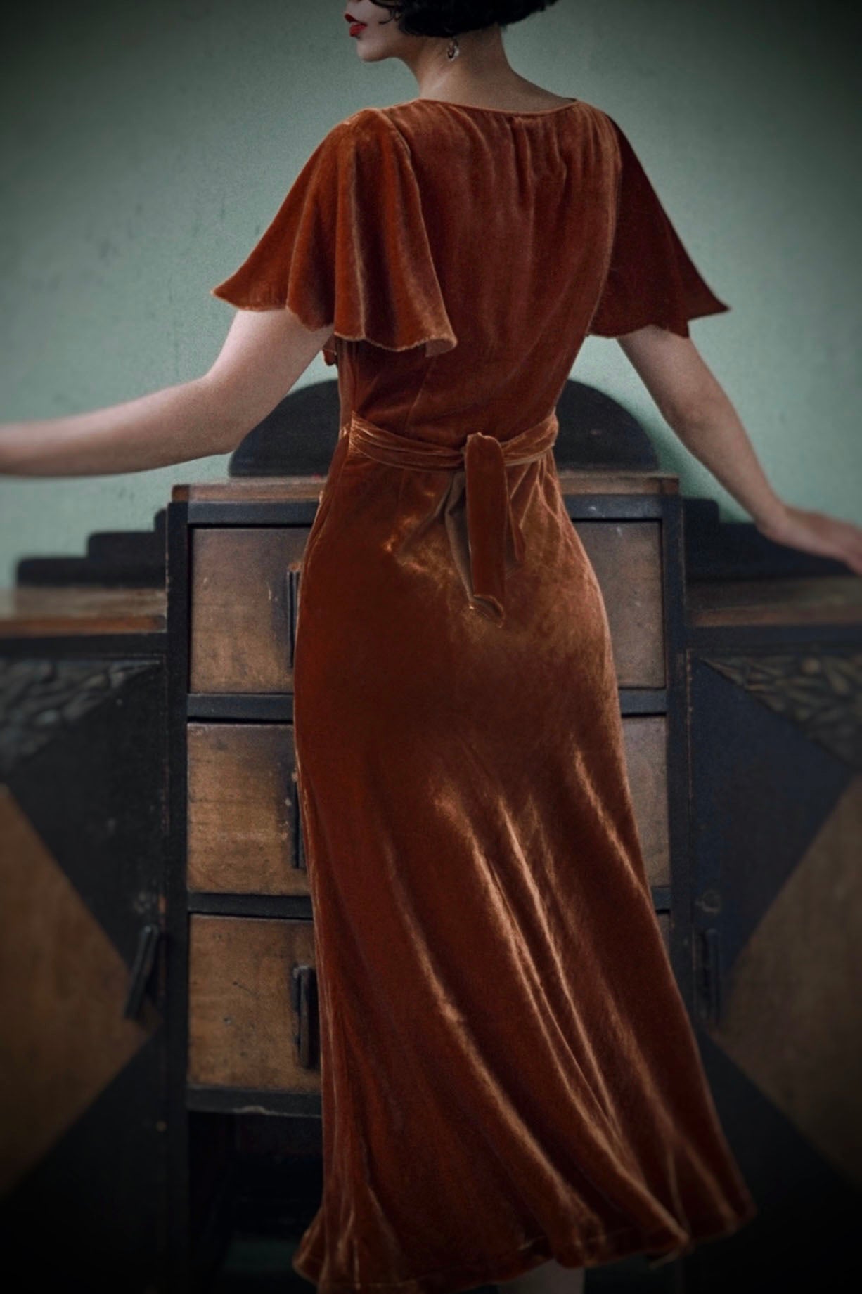 1930s|Cap Sleeve Velvet Asymmetrical Dress (Orange)