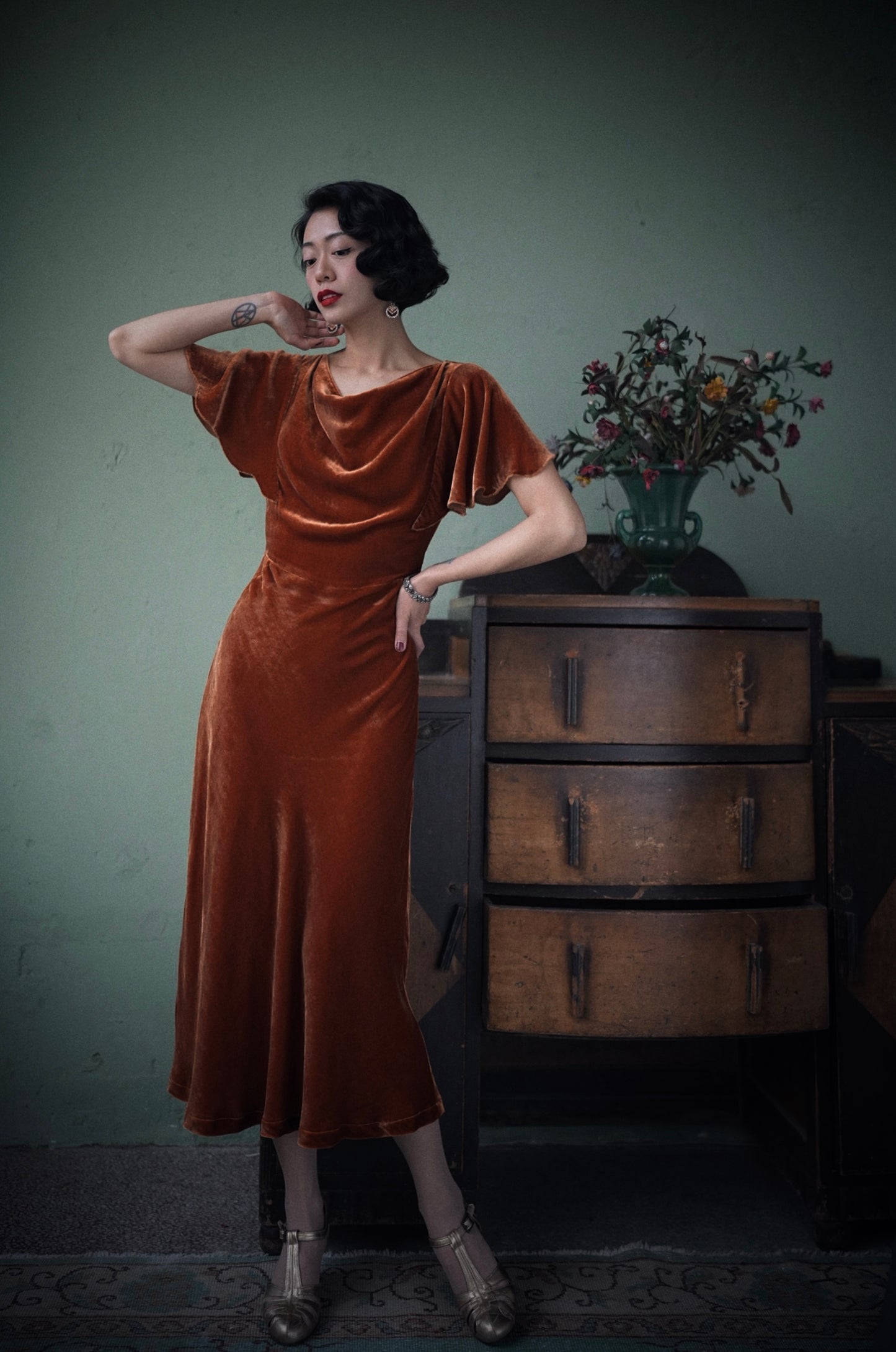 1930s|Cap Sleeve Velvet Asymmetrical Dress (Orange)