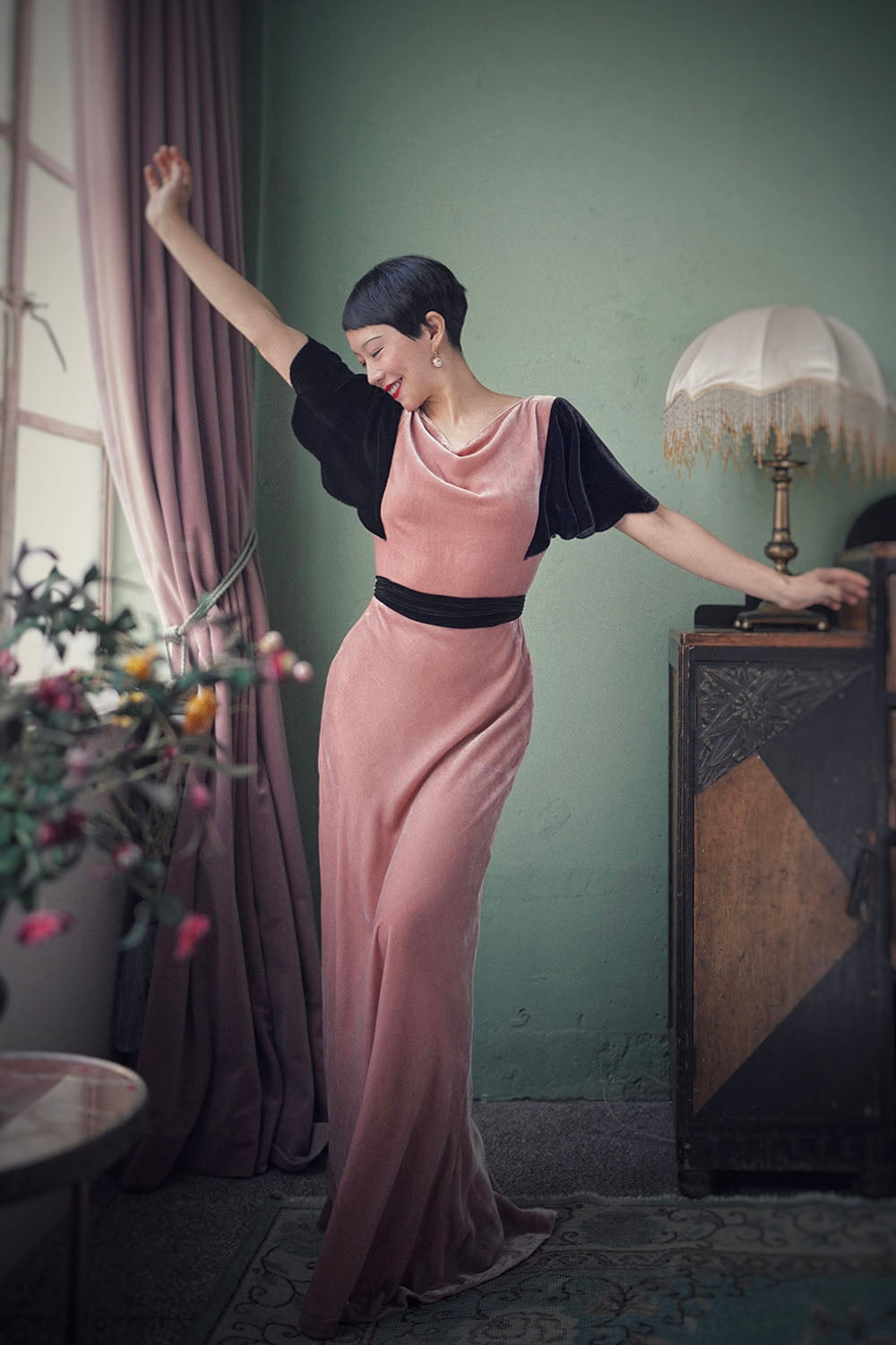 1930s|Cap Sleeve Velvet Gown (Pink + Coffee)