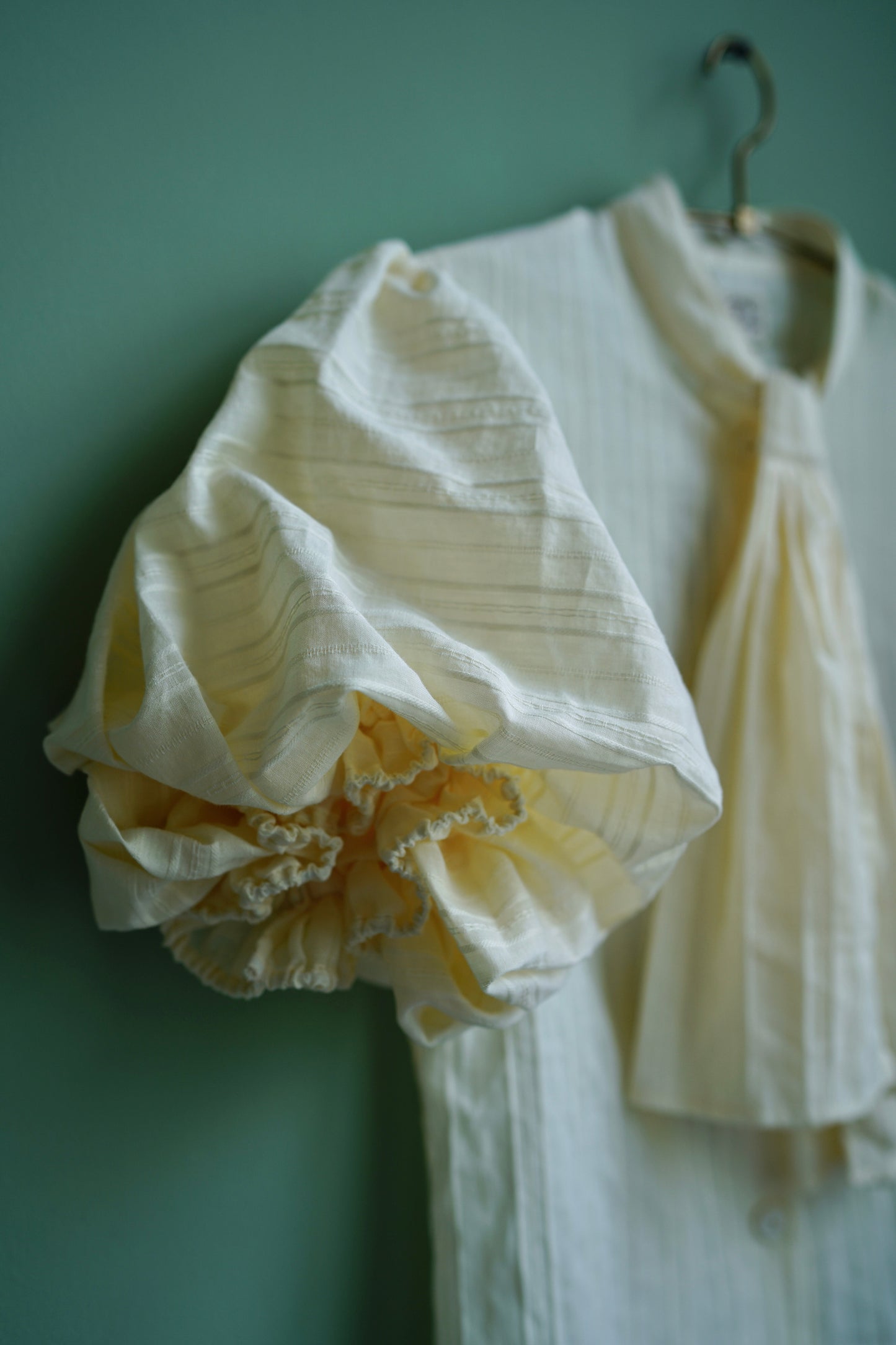 1930s|Classic lantern sleeve shirt