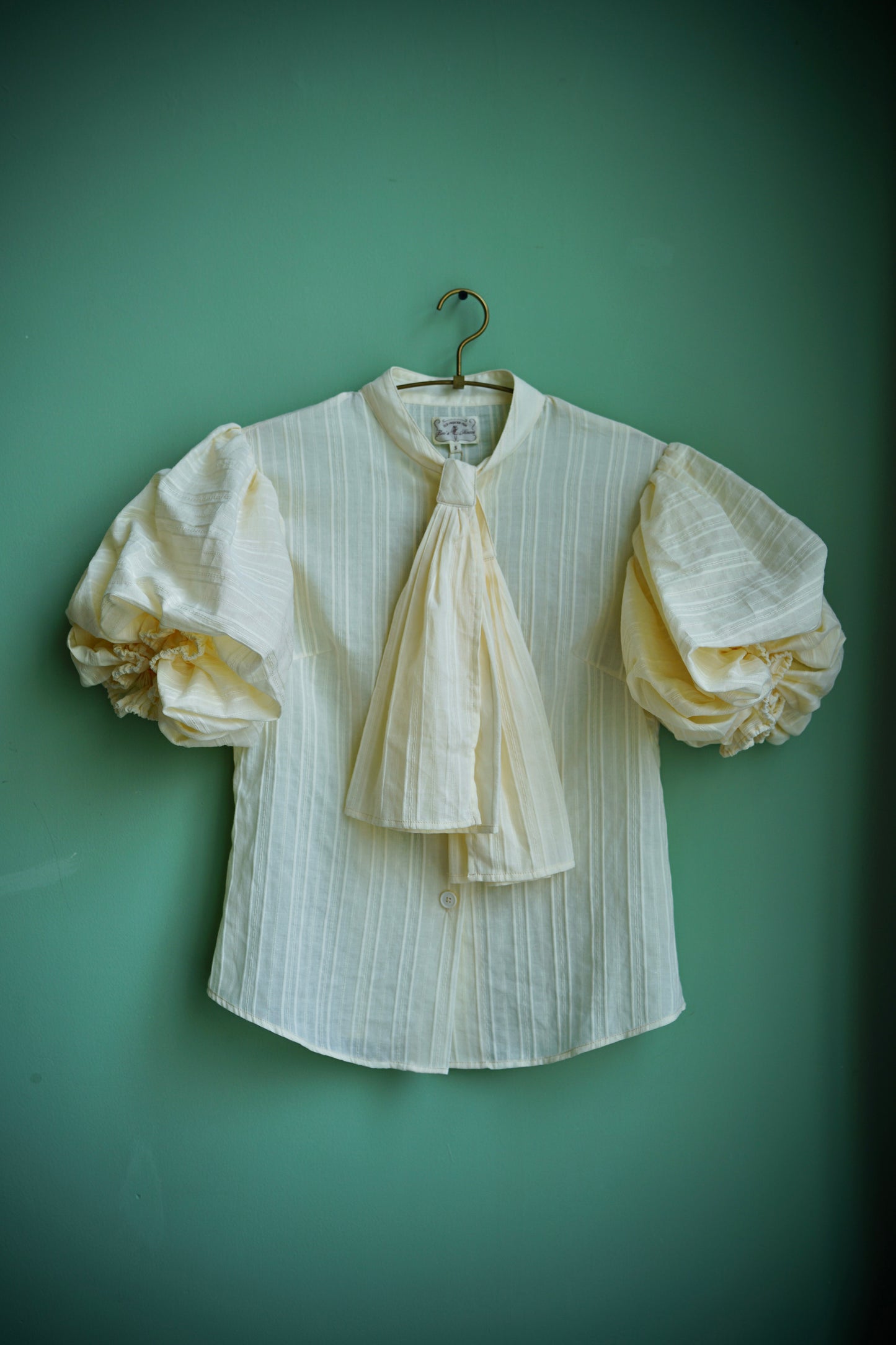 1930s|Classic lantern sleeve shirt