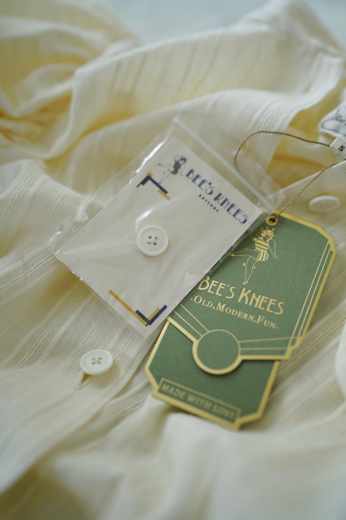 1930s|Classic lantern sleeve shirt
