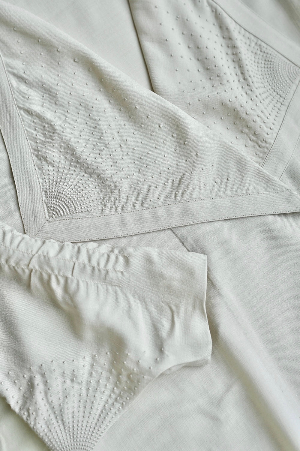 1920s|Radiant stripe seed embroidery coat(White)