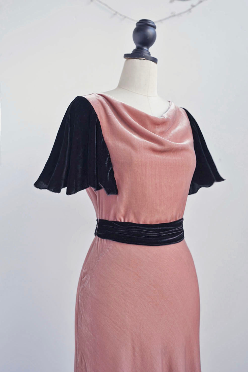 1930s|Cap Sleeve Velvet Gown (Pink + Coffee)
