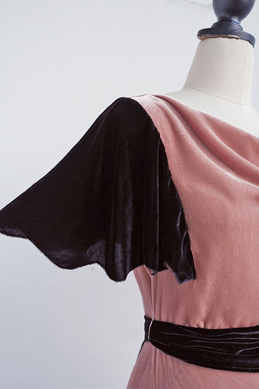 1930s|Cap Sleeve Velvet Gown (Pink + Coffee)