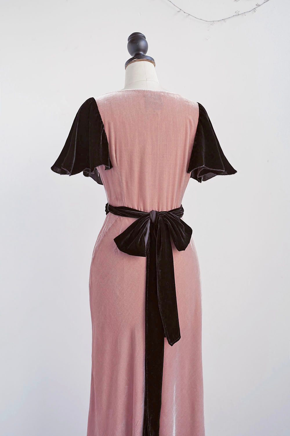 1930s|Cap Sleeve Velvet Gown (Pink + Coffee)