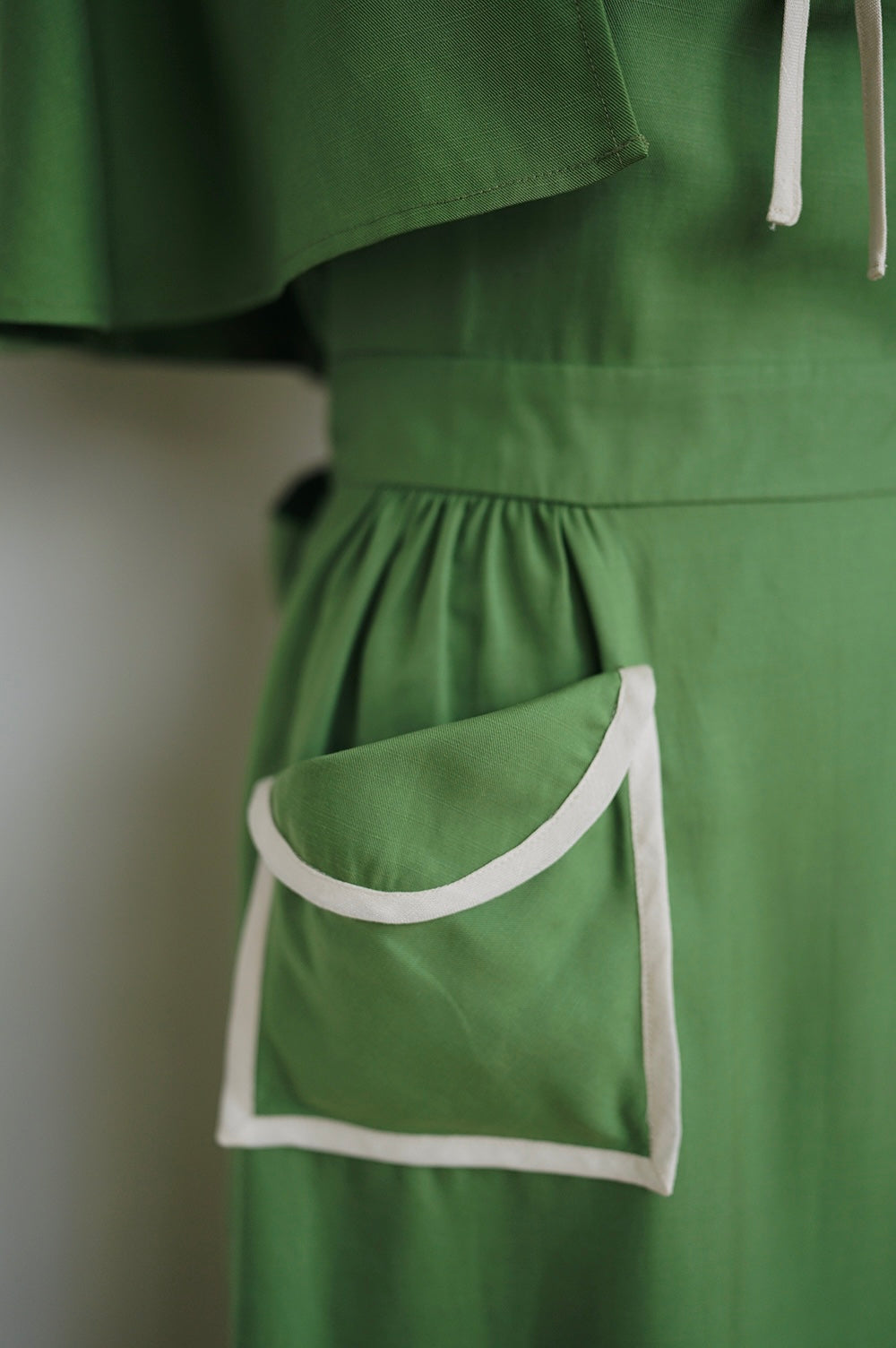 1930s|Detachable Cape Botton Dress
