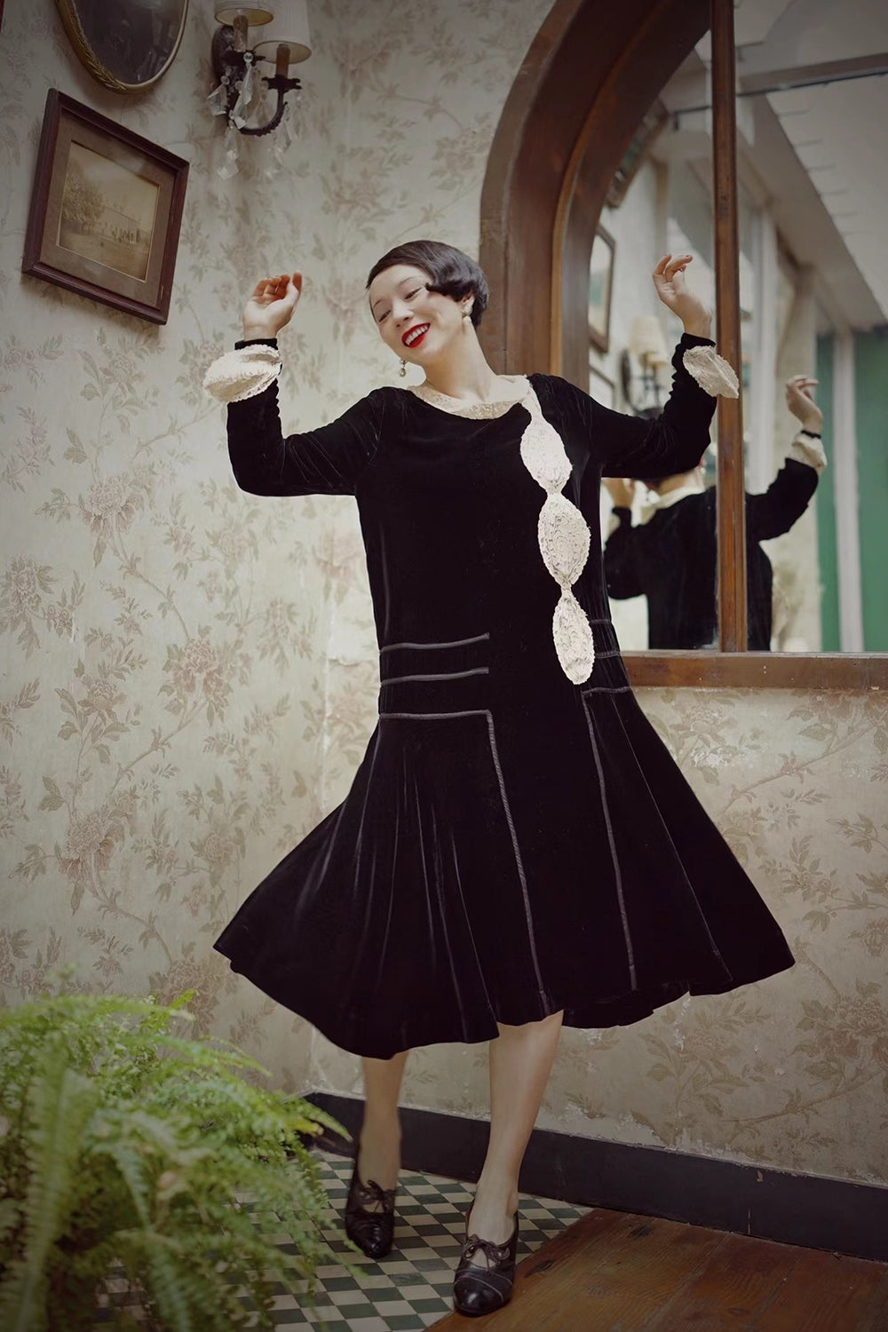 1920s|Asymmetric Lace Art Deco Velvet Dress