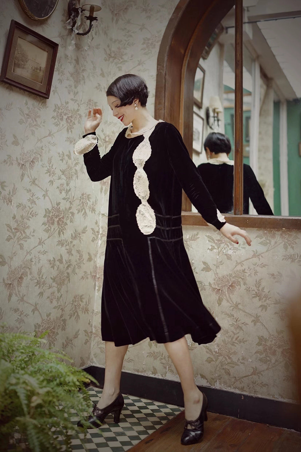 1920s|Asymmetric Lace Art Deco Velvet Dress