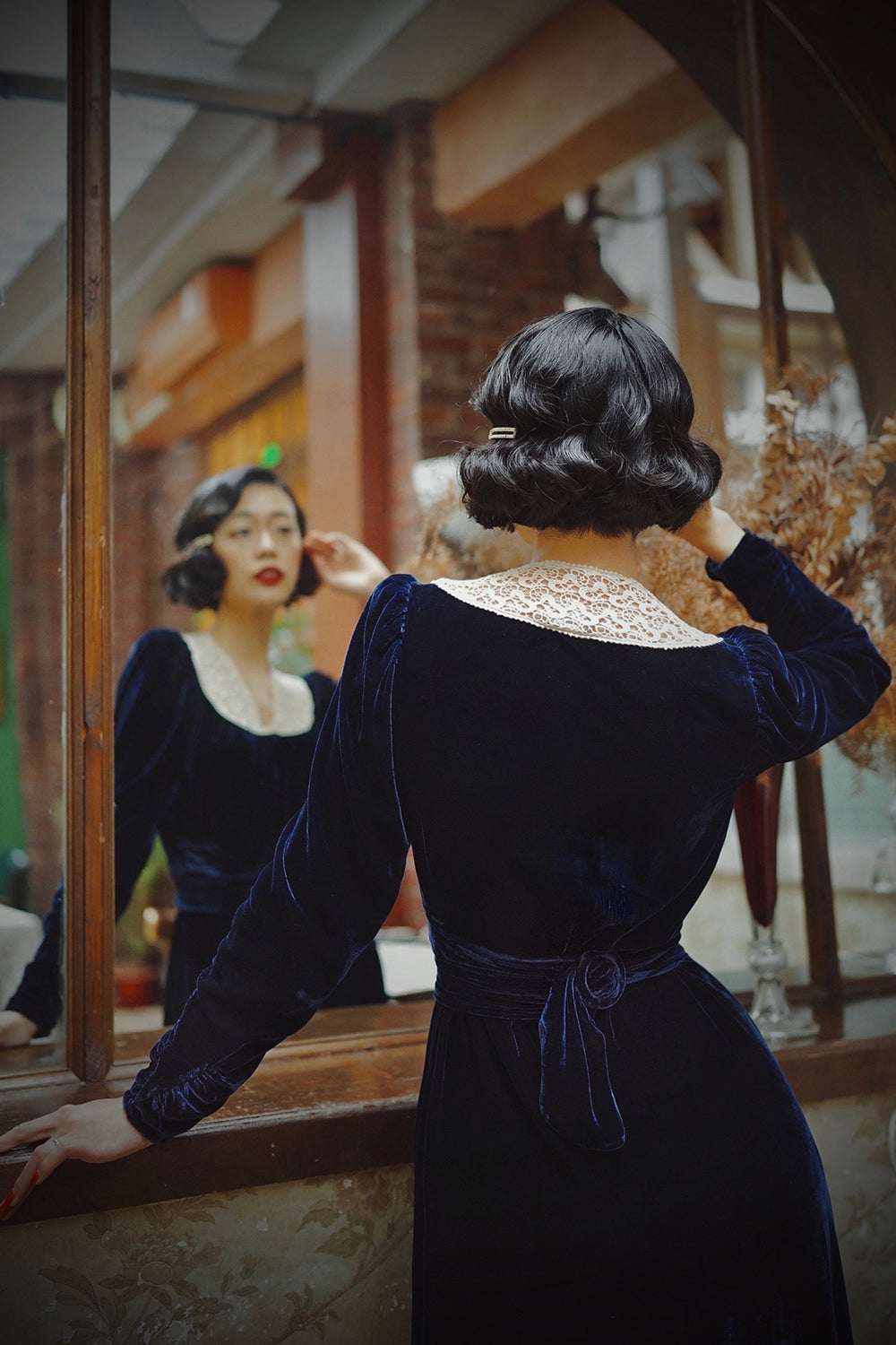 1930s|Lace V-Neck Blue Velvet Dress