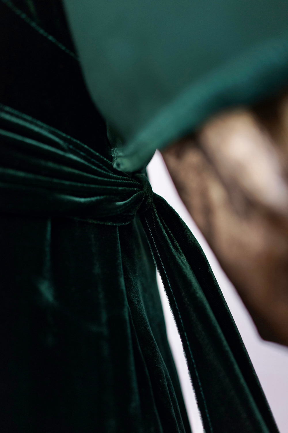 1930s|Gold-Sleeved Green Velvet Evening Gown