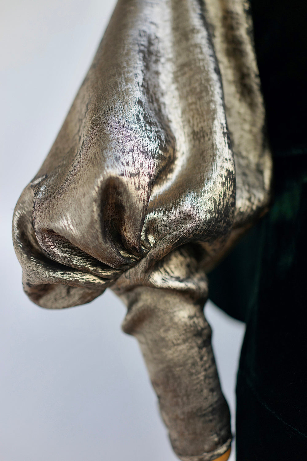 1930s|Gold-Sleeved Green Velvet Evening Gown