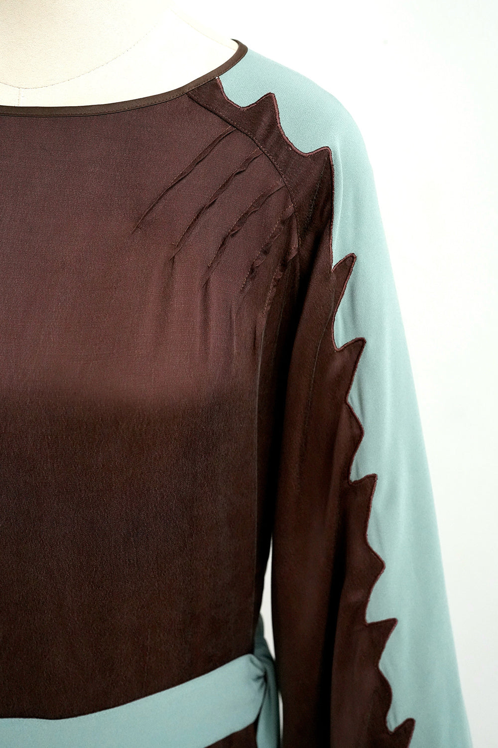 1920s|Wave-embroidered Color-block Sleeve Dress