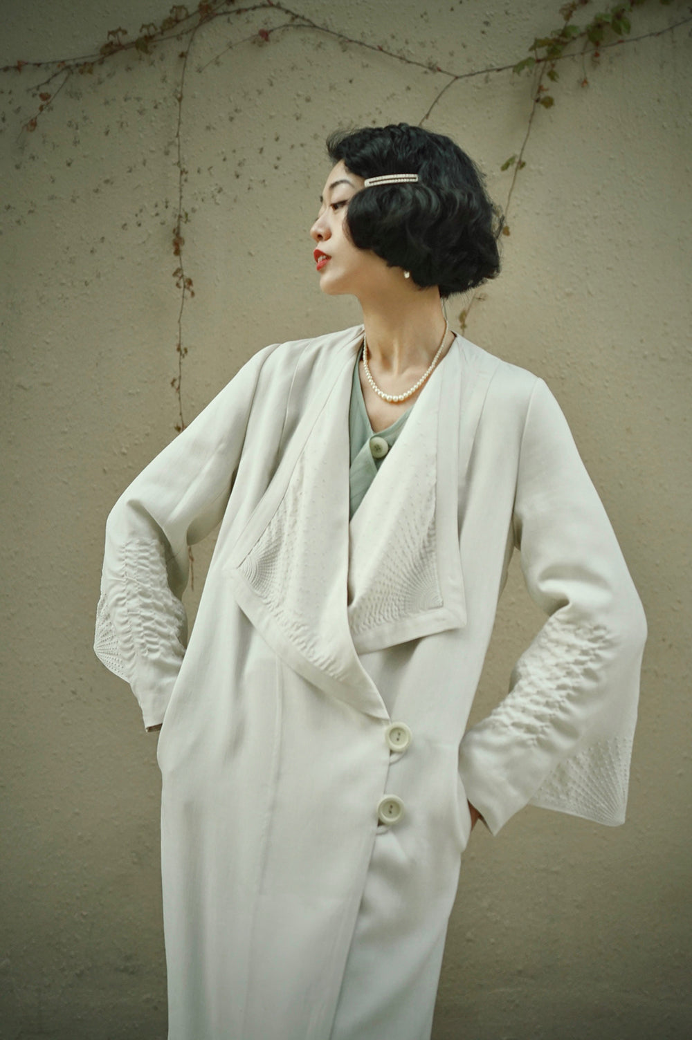 1920s|Radiant stripe seed embroidery coat(White)