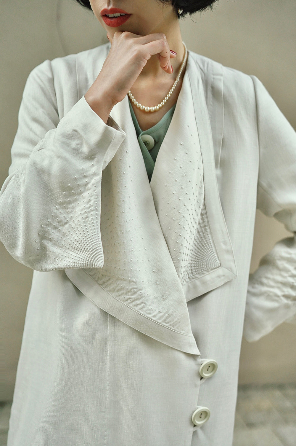 1920s|Radiant stripe seed embroidery coat(White)