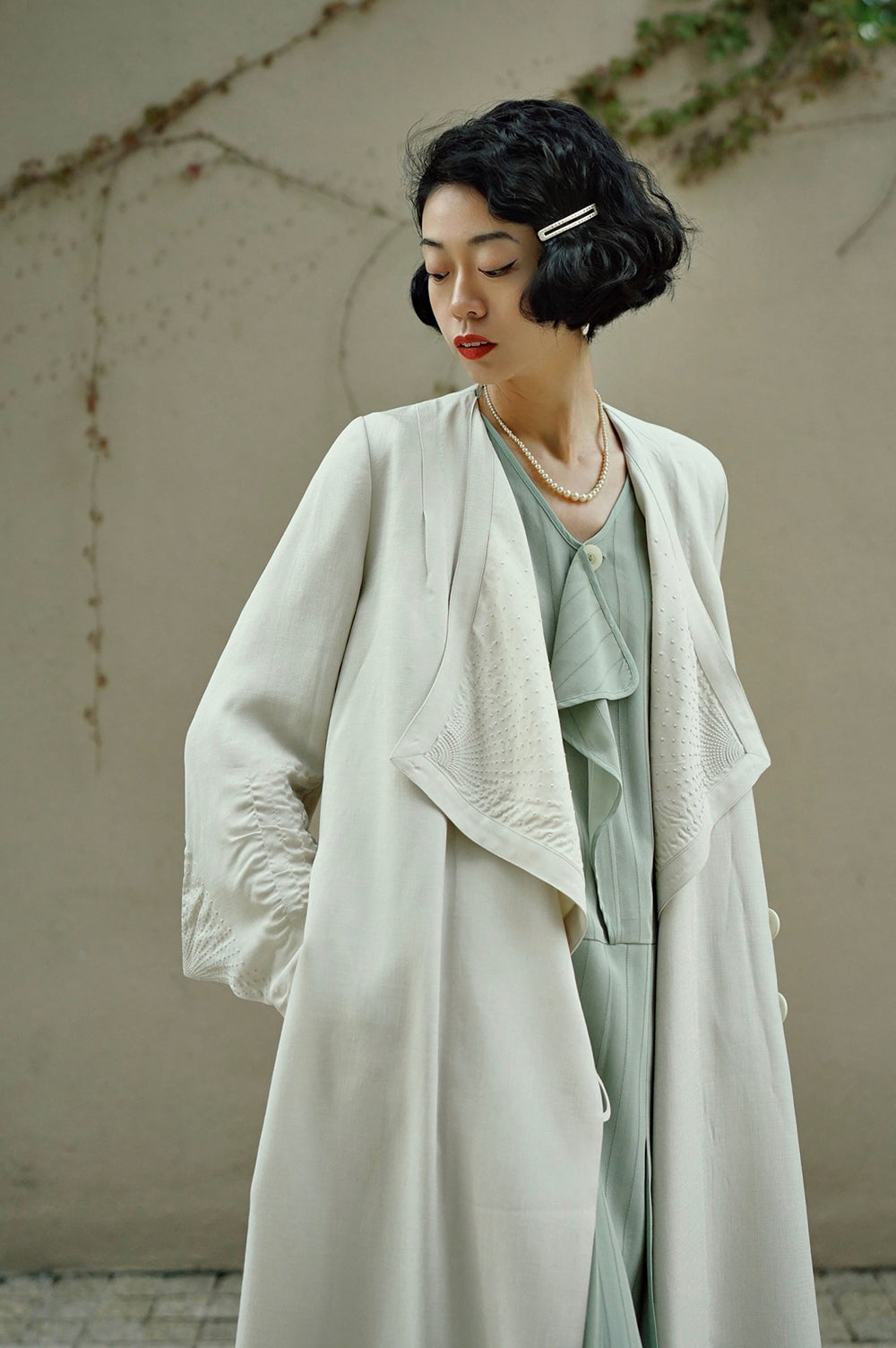 1920s|Radiant stripe seed embroidery coat(White)
