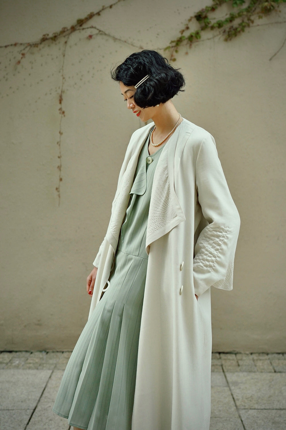 1920s|Radiant stripe seed embroidery coat(White)