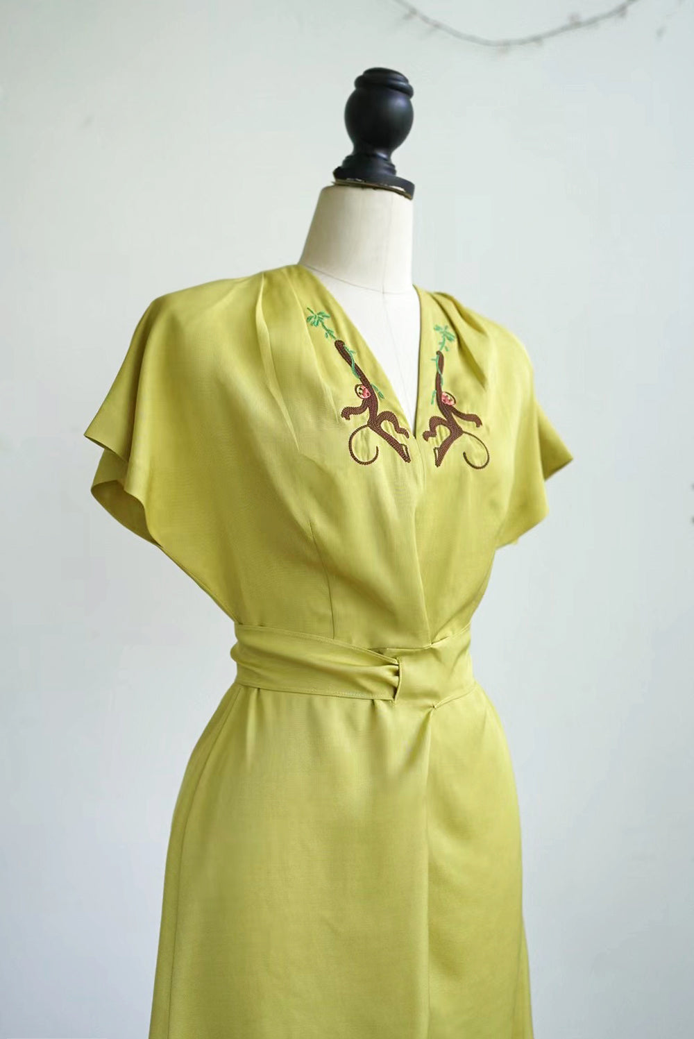 1940s|Monkey Embroidered Dress
