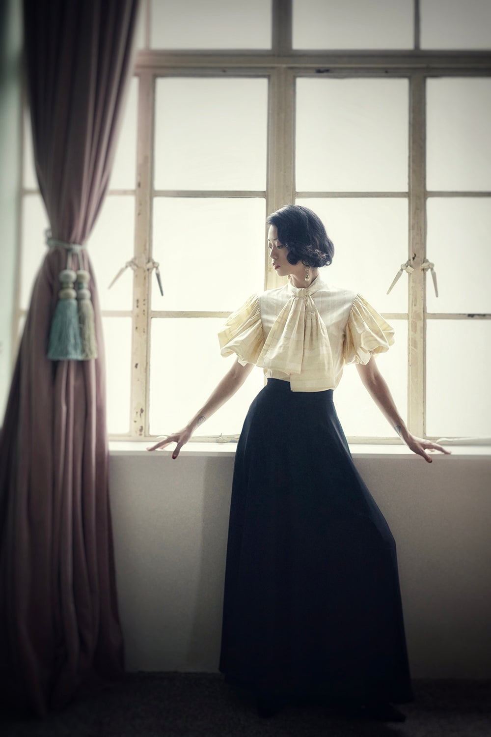 1930s|Basic black long shirt