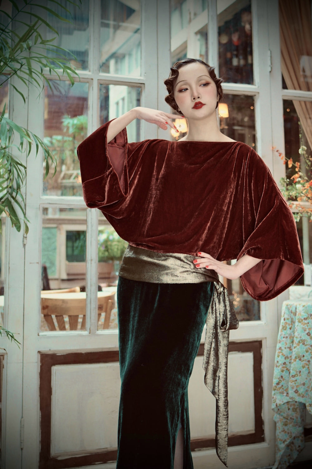 1920s｜Burgundy Velvet Top With Gold Belt