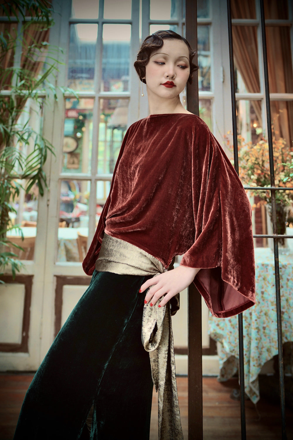 1920s｜Burgundy Velvet Top With Gold Belt