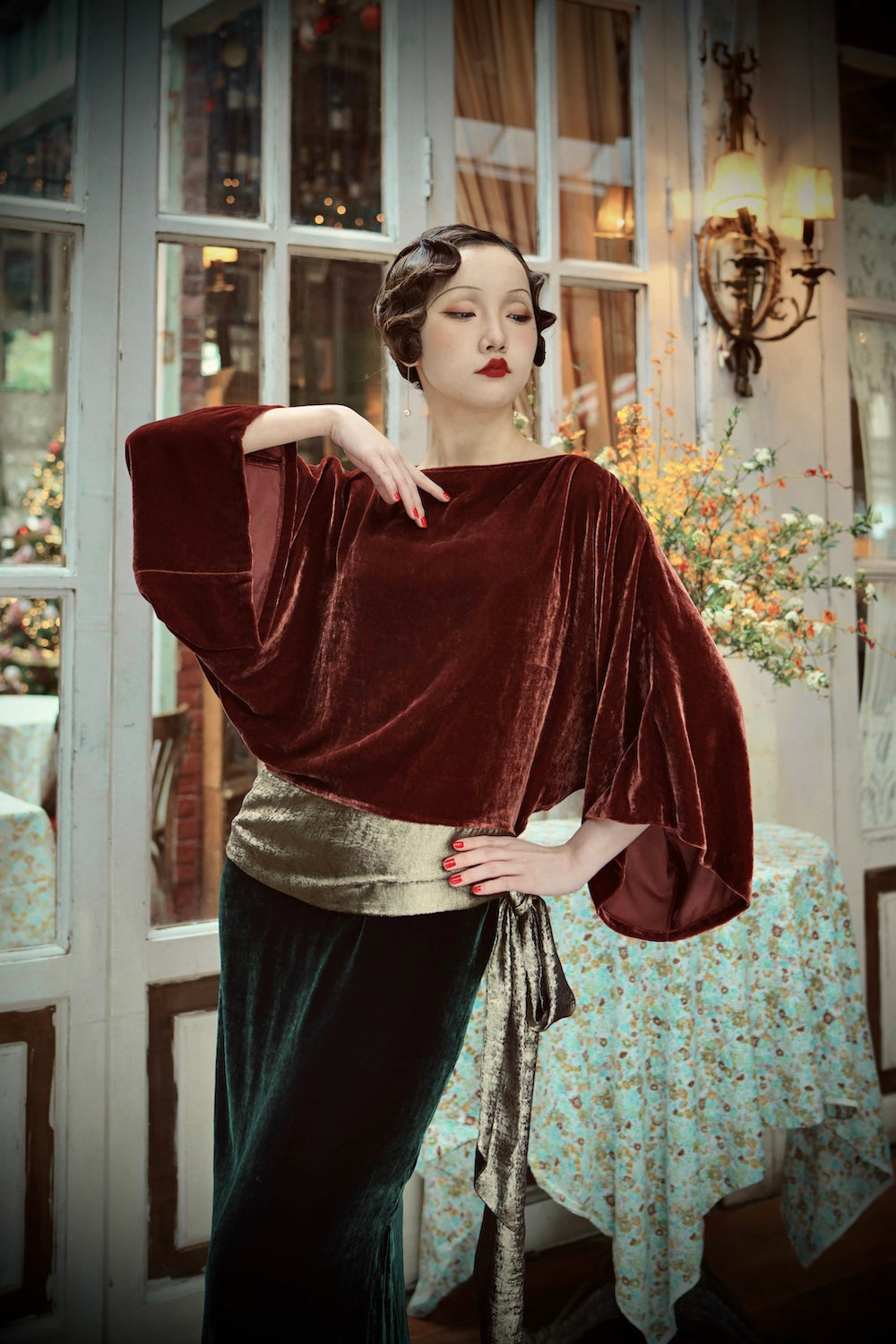 1920s｜Burgundy Velvet Top With Gold Belt