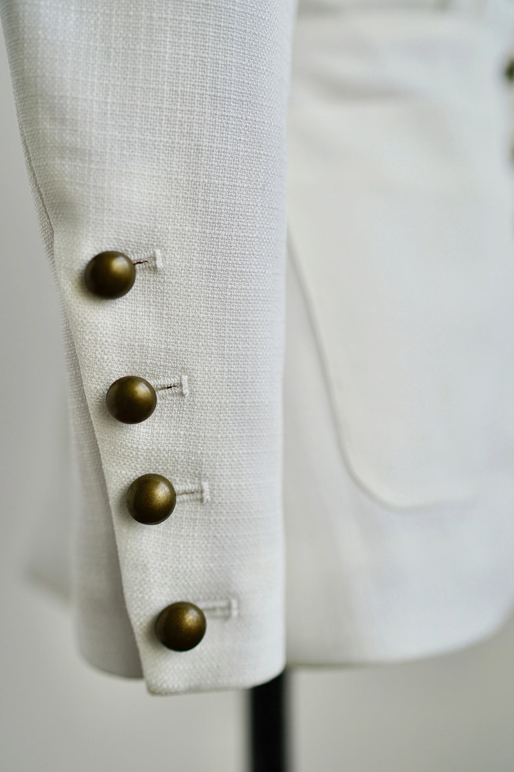 1930s｜Collarless Fitted Button-Up Top（ White ）