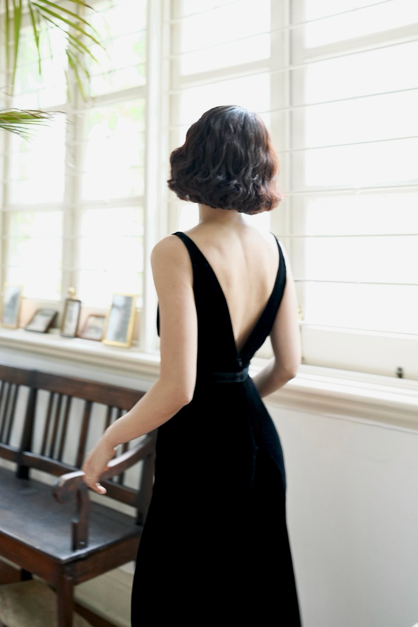 1930s｜Black Velvet Backless Mermaid Gown