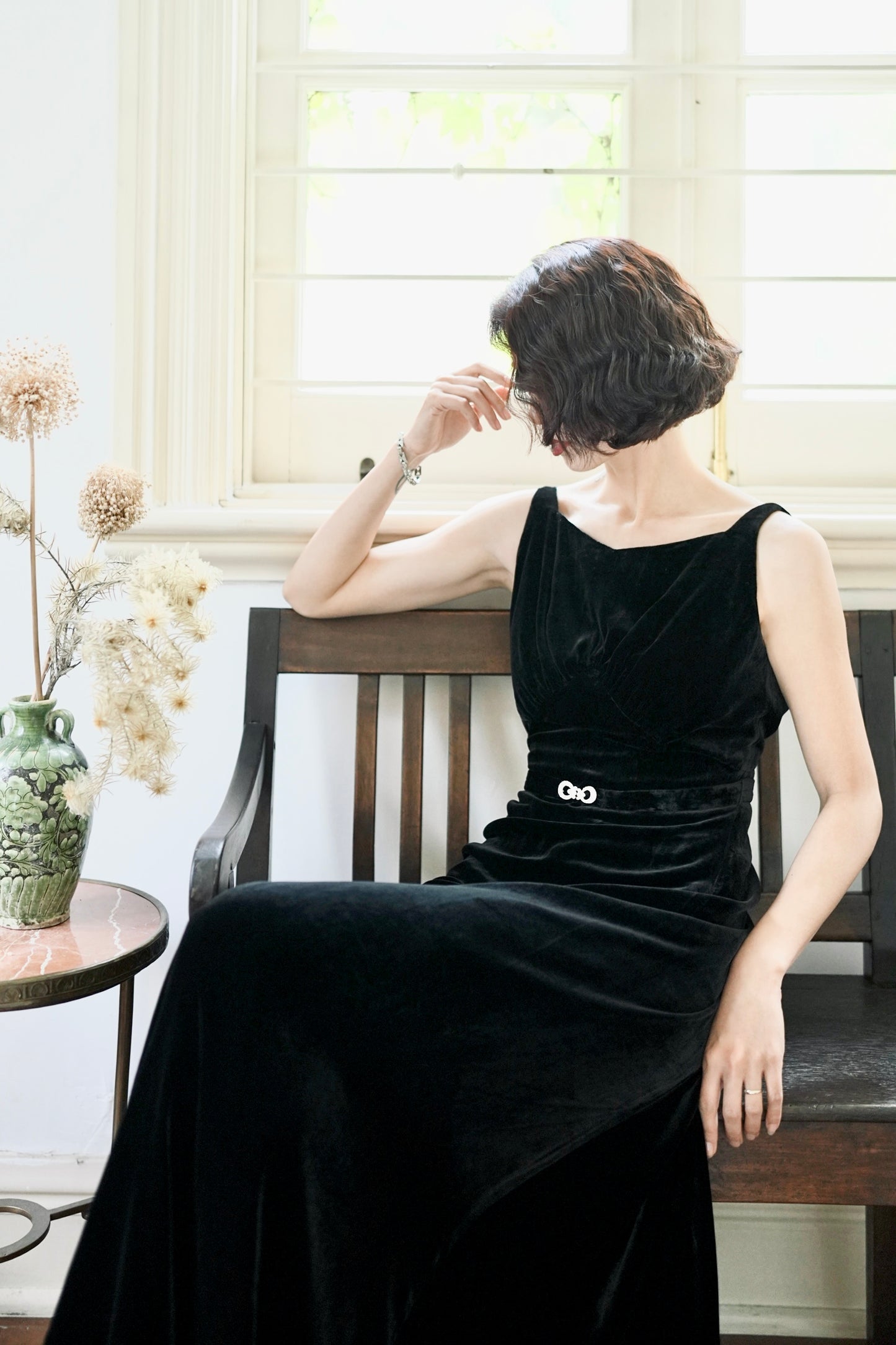 1930s｜Black Velvet Backless Mermaid Gown