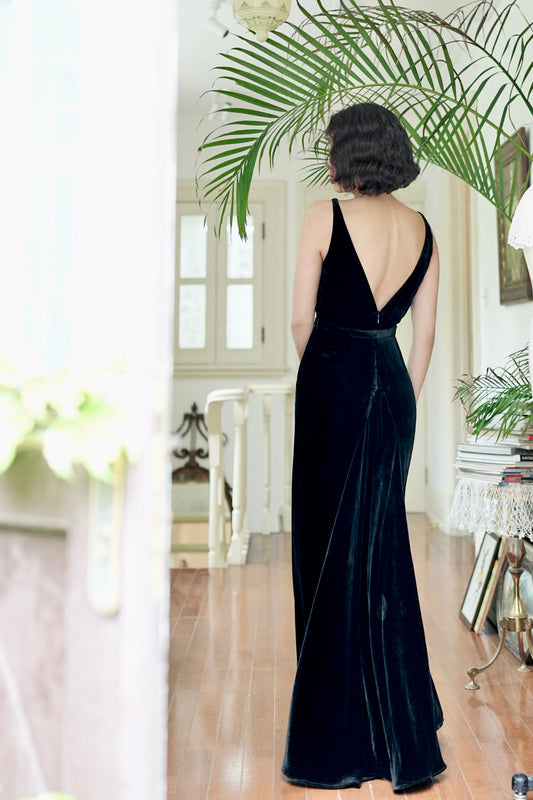 1930s｜Black Velvet Backless Mermaid Gown