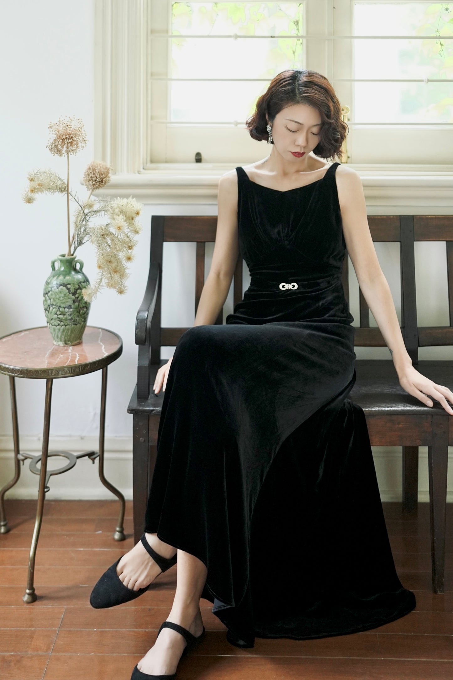 1930s｜Black Velvet Backless Mermaid Gown
