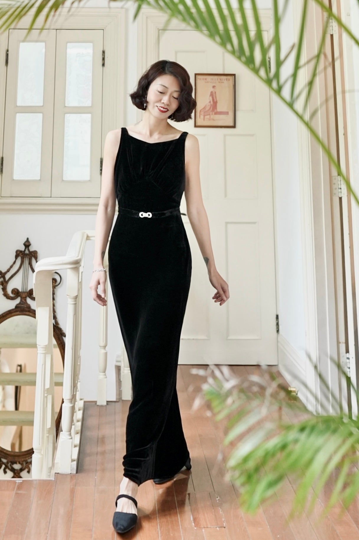 1930s｜Black Velvet Backless Mermaid Gown