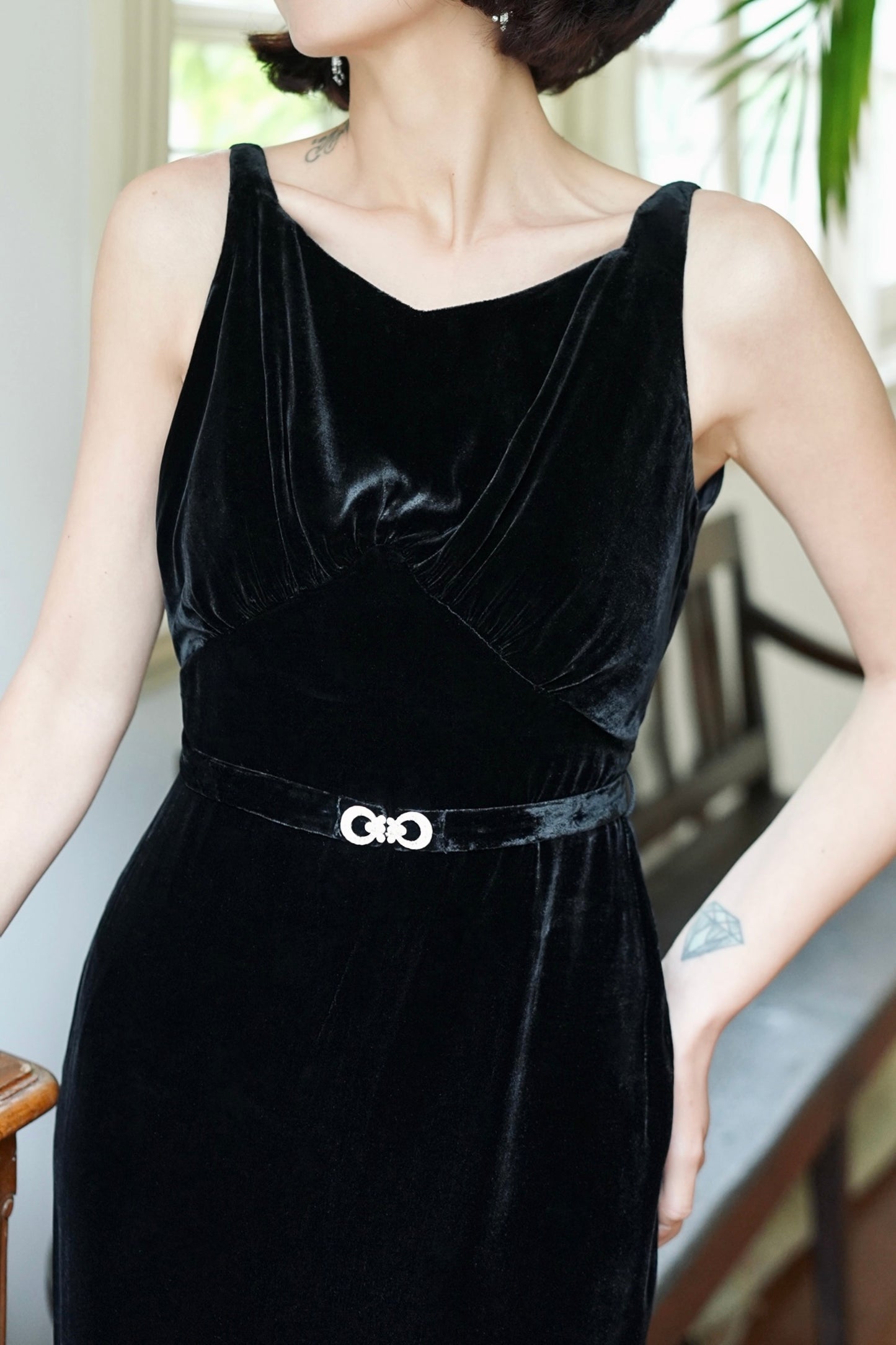 1930s｜Black Velvet Backless Mermaid Gown
