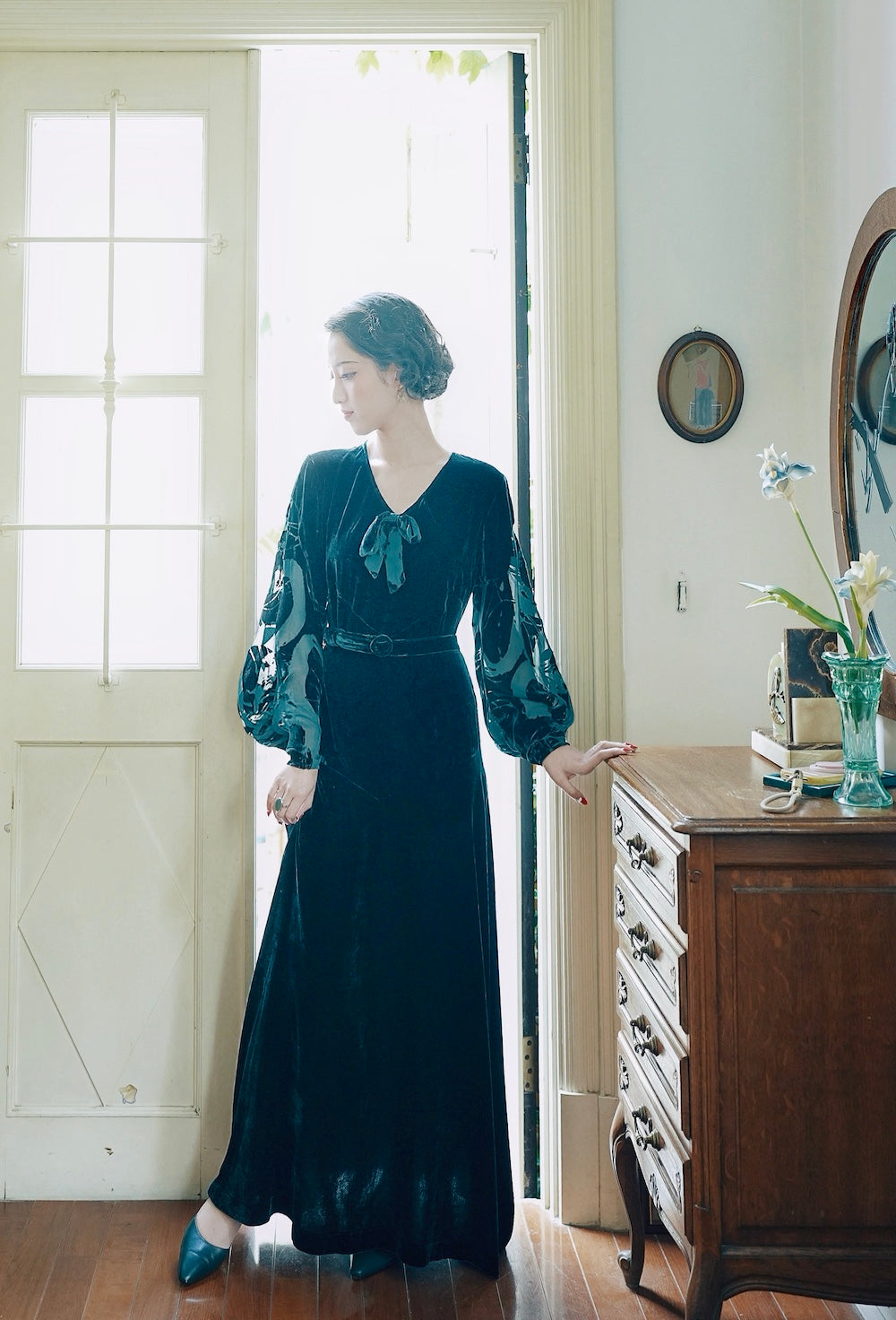 1930s｜Burned-Out Velvet Green Gown with Gigot Sleeves