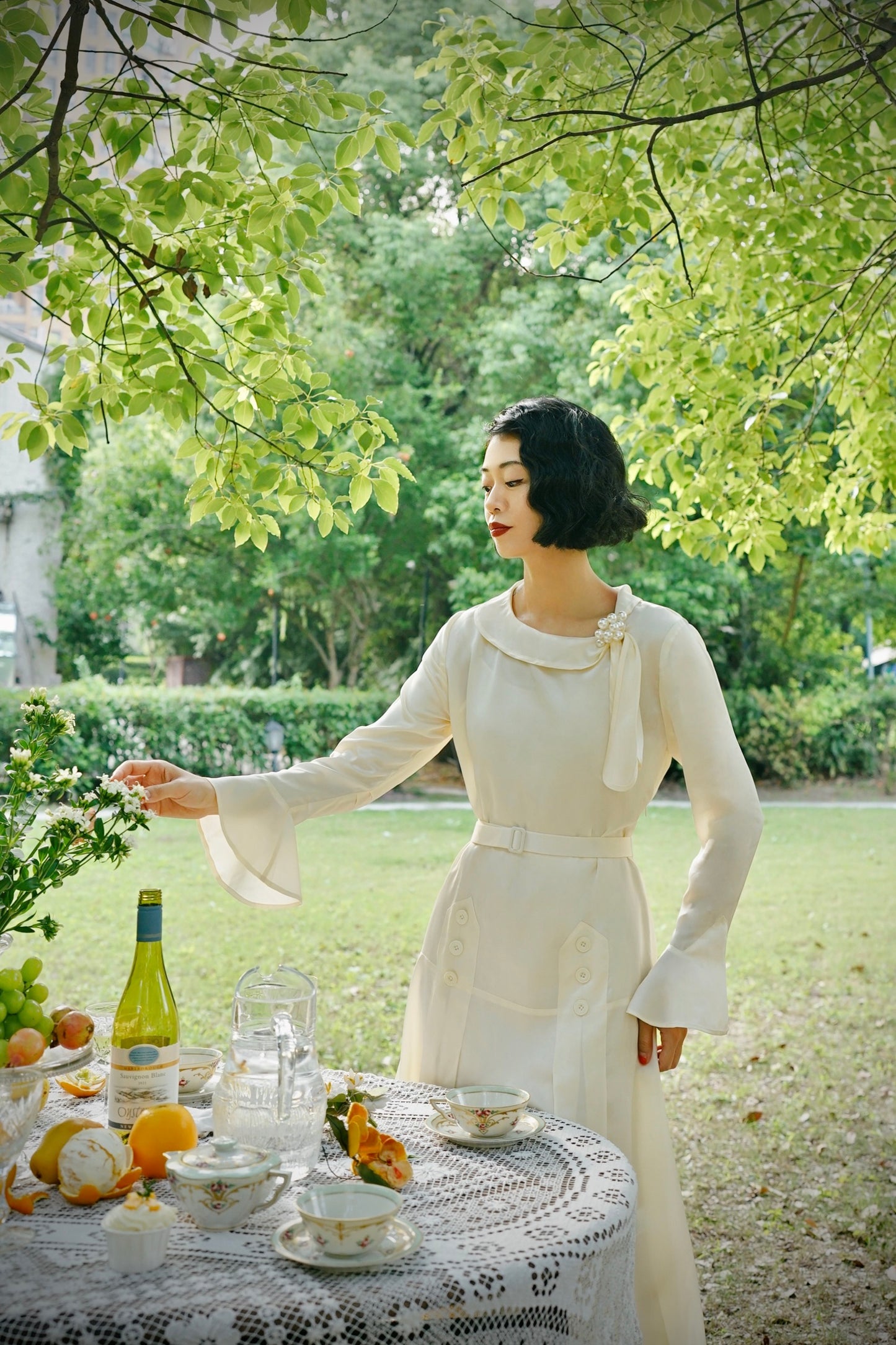 1930s｜Pearlescent Satin Ruffle Sleeve High-Waisted Dress