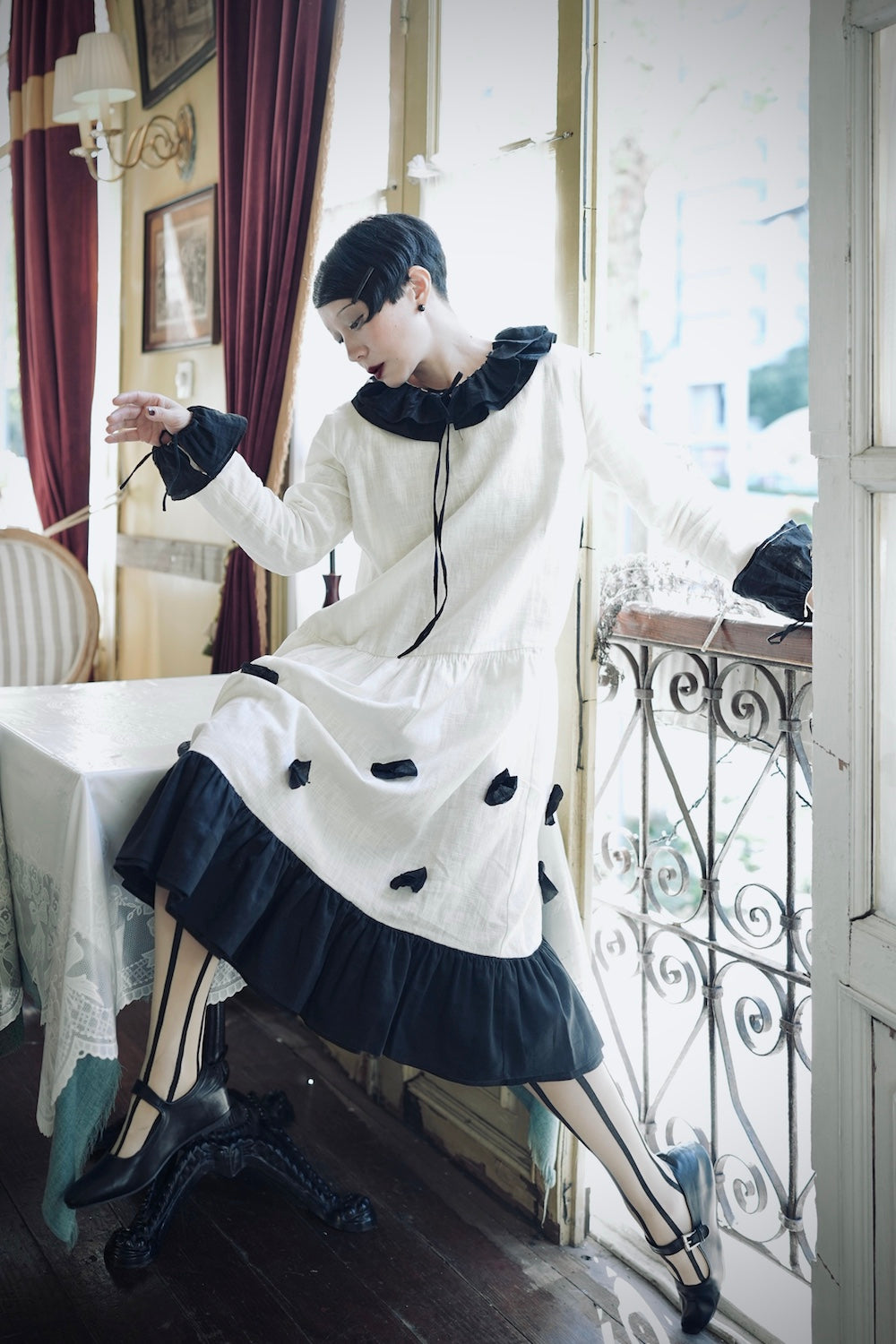 1920s｜Pierrot on the Balcony