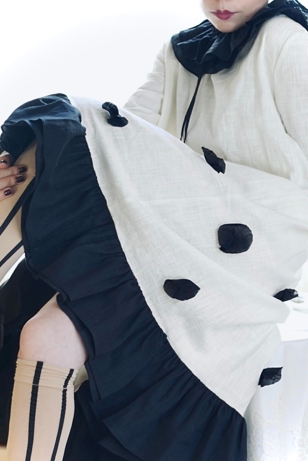 1920s｜Pierrot on the Balcony