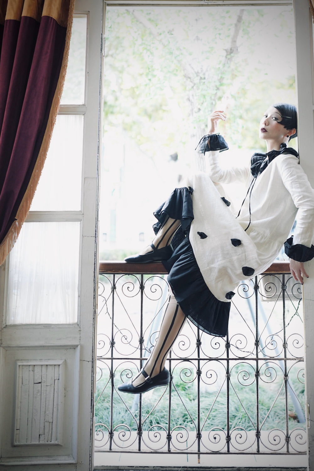 1920s｜Pierrot on the Balcony