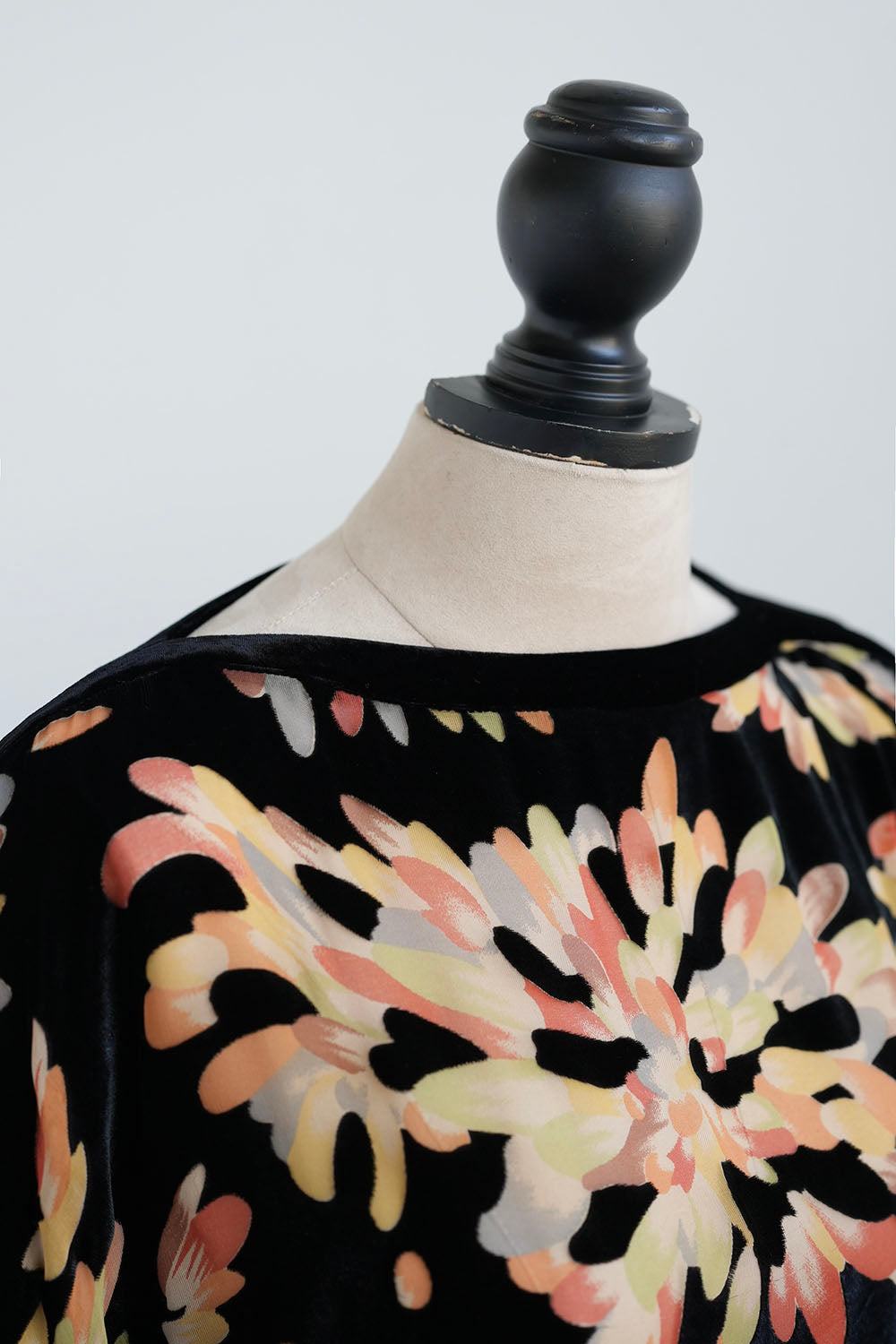 1920s｜Fireworks Brocade Velvet Dress