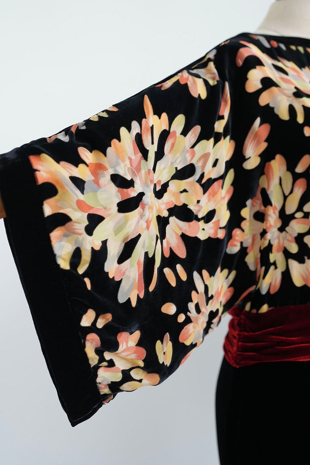 1920s｜Fireworks Brocade Velvet Dress