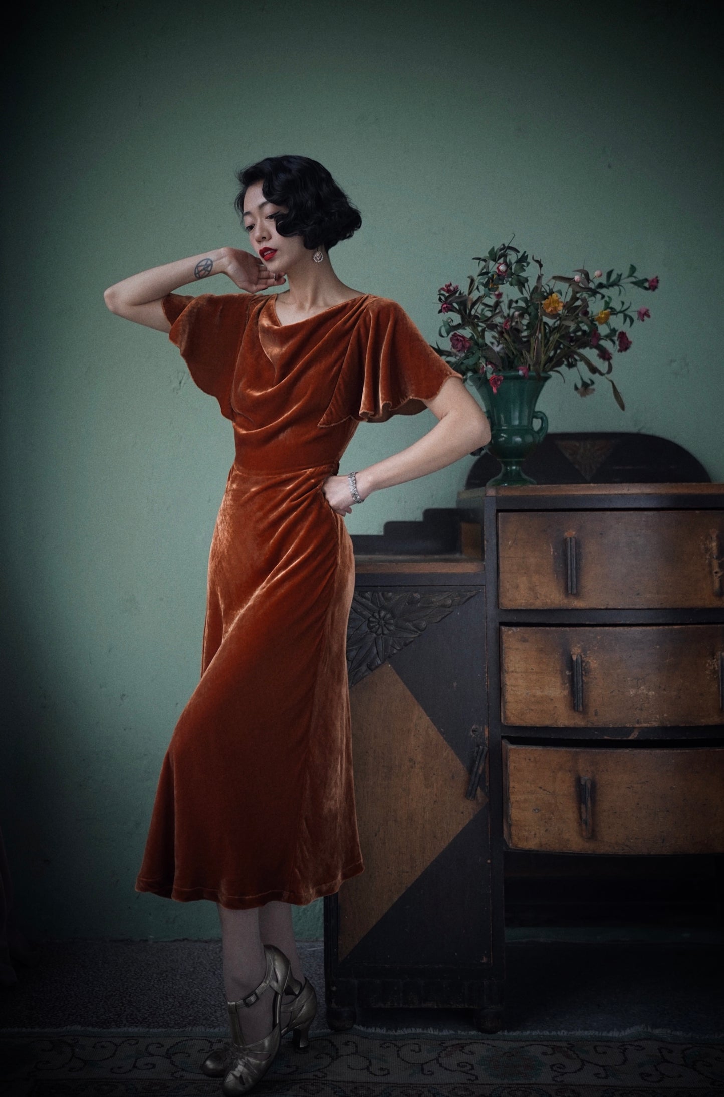 1930s｜Cap Sleeve Velvet Asymmetrical Dress (Orange)
