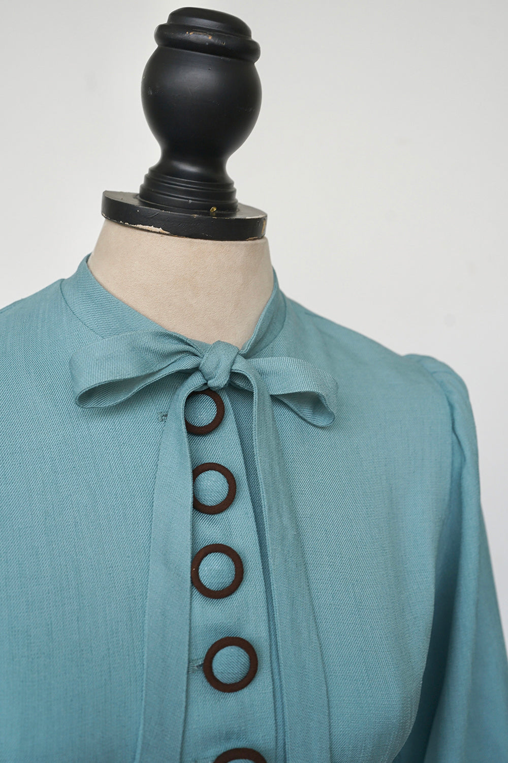 1940s｜Sunburst Button Ribbon Suit