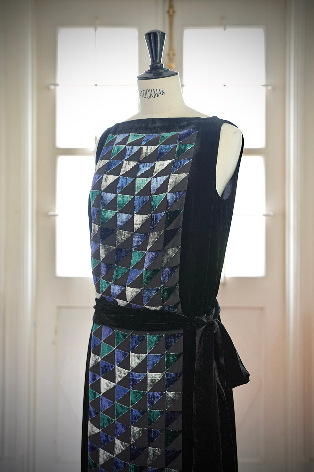 1920s｜Gold Triangle Brocade Velvet Dress