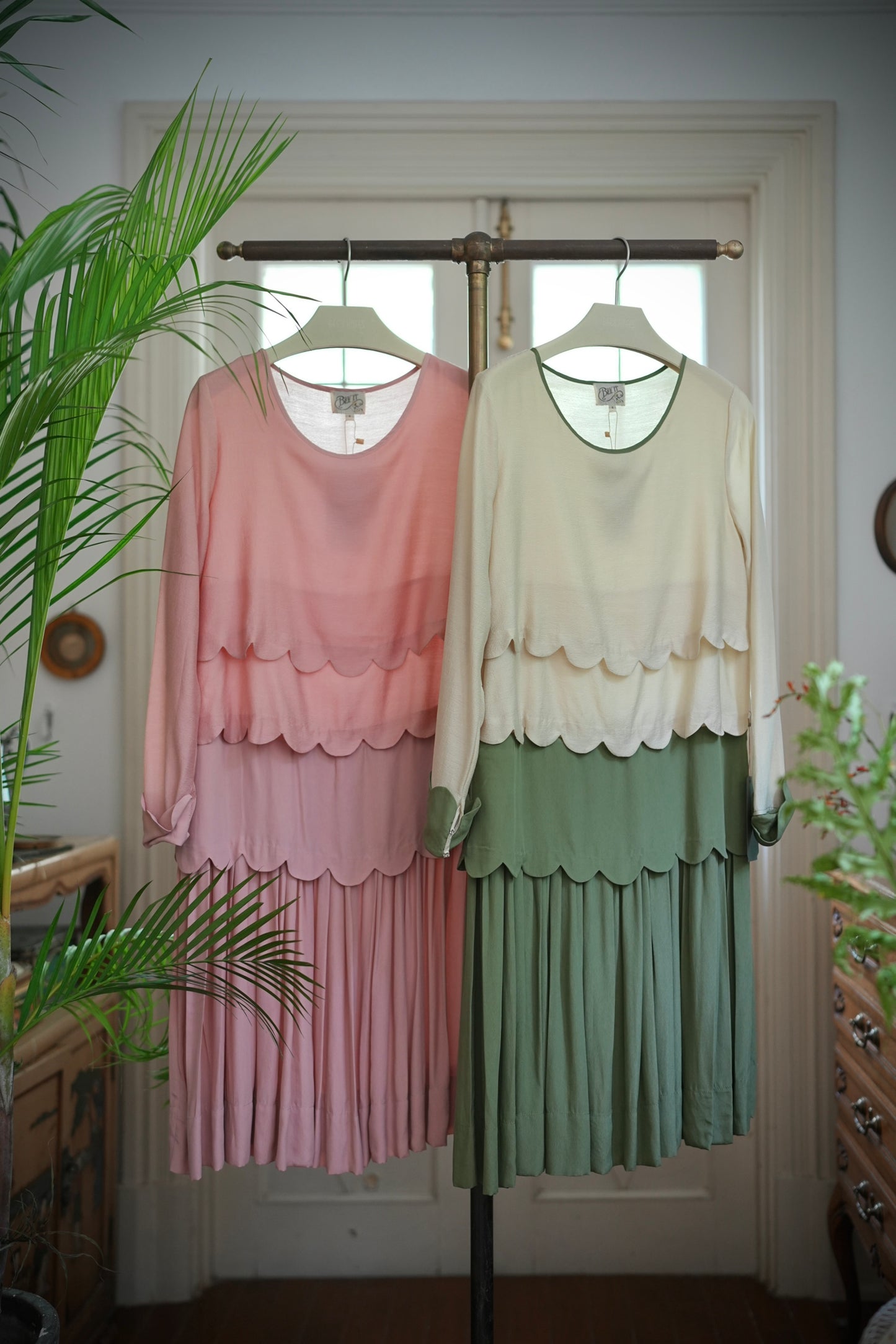 1920s｜Pink Fluted Hem Dress