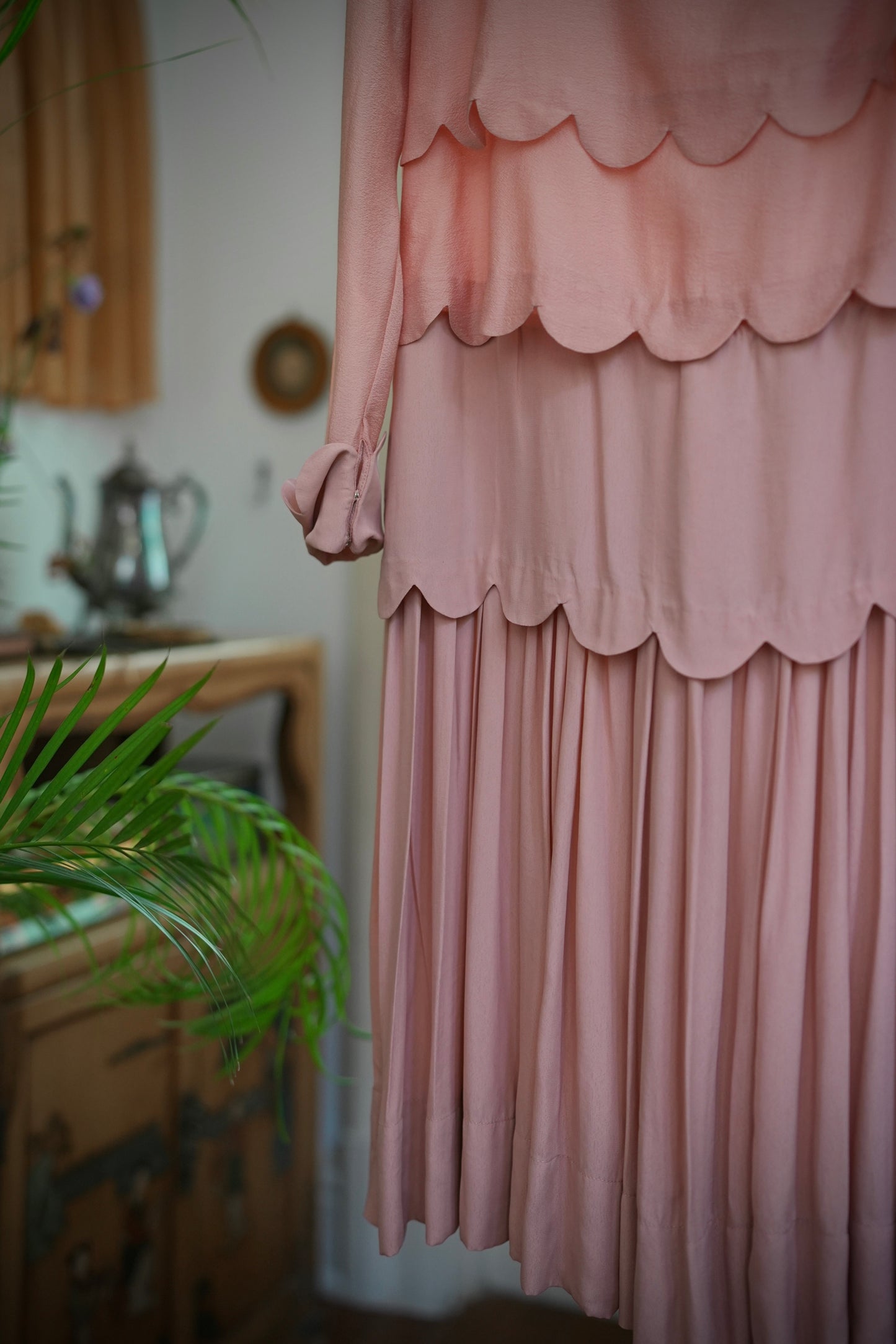 1920s｜Pink Fluted Hem Dress