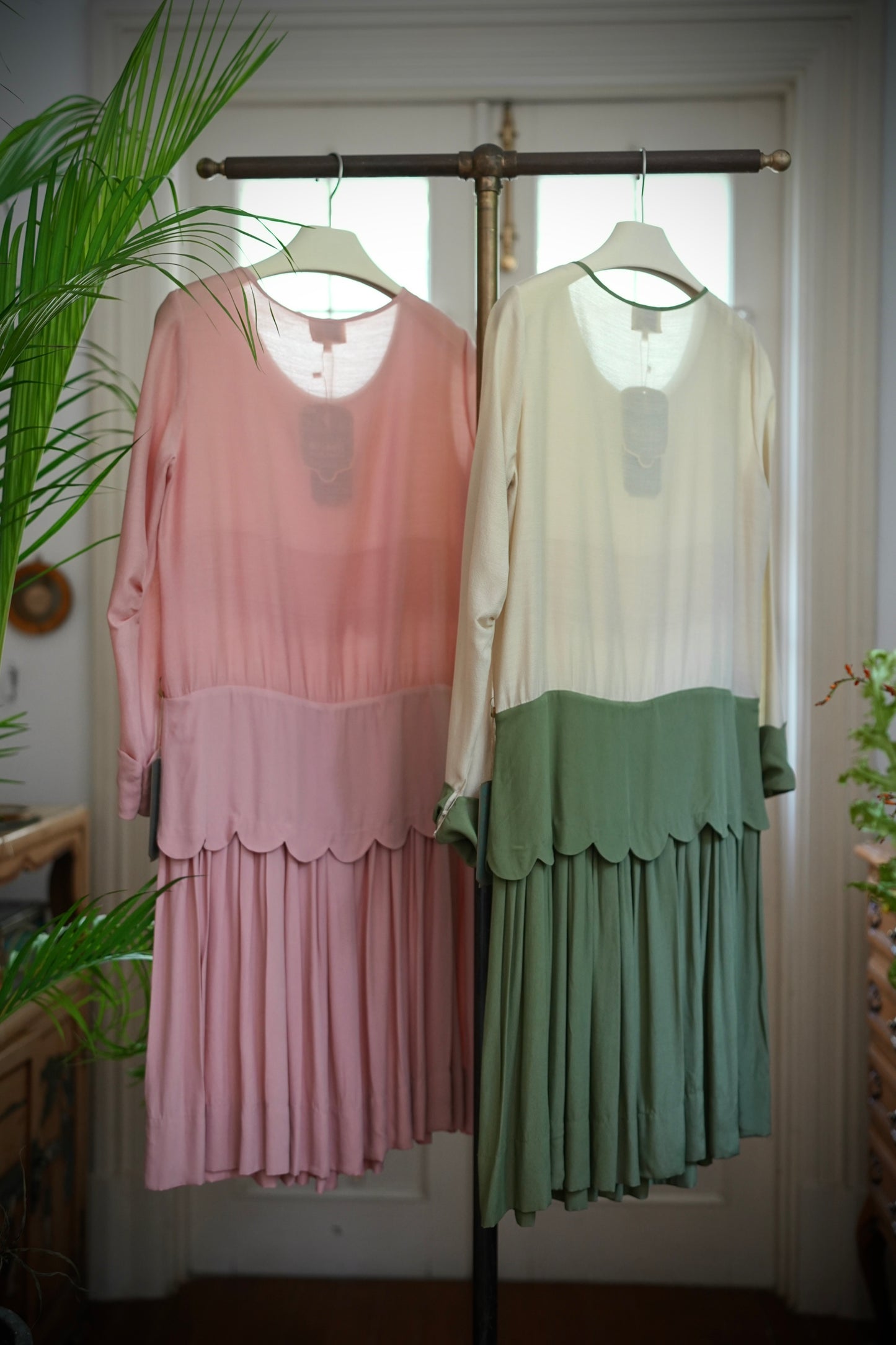 1920s｜Pink Fluted Hem Dress